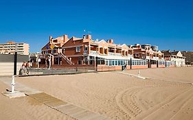 Lloyds Beach Club